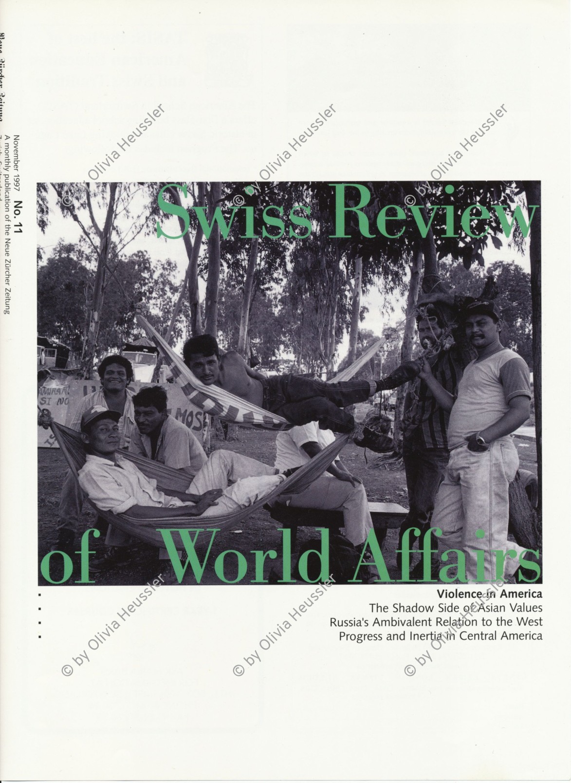 Image of sheet 19930670 photo 17: Arbeiter - in der Hängematte Hamaca - der Zucker produktion während ihres Streikes in Managua Nicaragua 1993 √ Nemagon 
Strike worker sugar plantagen work arbeit industry protest conflict product producer trabajo azugar huelga streik Gruppenbild