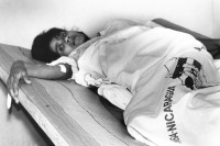 Image of sheet 19930770 photo 6: Eine Patientin liegt mit Cholera in Quarantäne.  Nicaragua 1993 √ Patient Medical center health