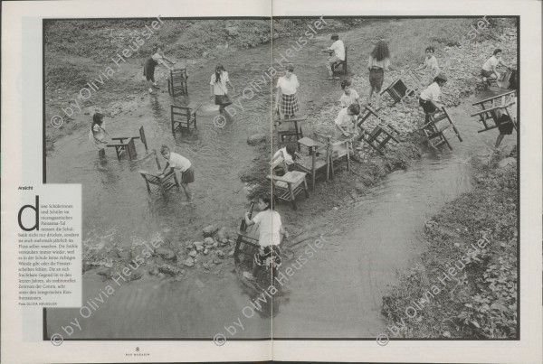 Image of sheet 19930790 photo 8: Schüler:Innen reinigen ihre Schulbänke in einem Bach, Pantasma Nicaragua 1993.