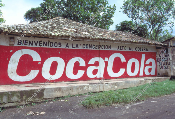 Image of sheet 19930901 photo 3: Wandmalerei fuer Werbung der  Coca Cola Compagny gegen Cholera in La Concepcion.
Nicaragua 1993, Zentralamerica

19930901 03
Cholera; colera; Coca Cola; Nicaragua; Wandmalerei; Mural; Ziegeldach ; Central America

{