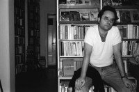 Image of sheet 19931180 photo 5: Im Antiquariat Peter Petraj Portrait hält Susanne Gisel Pfankuch eine Lesung über Alis Guggenheim aus ihrem