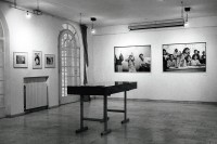 Image of sheet 19931220 photo 2: Fotoausstellung:  Out of Jerusalem im Centre Culturel Français an der Salah Eddin str. 21 in Ost-Jerusalem.  
Zentrum. 1993 Jerusalem Israel Palestine © by Olivia Heussler
Ausstellung Fotografie Photography