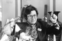 Image of sheet 19931270 photo 36: © 1993, Olivia Heussler / www.clic.li
Portrait von Parlamentsabgeordnete (Meretz) Noami Chazan Portrait Frauen Israel 1993 √ Palestine