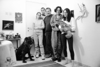 Image of sheet 19931380 photo 37: © 1993, OLIVIA HEUSSLER/ www.clic.li
Neta, 23, Guy, 28, Samuel,55, Bilha, 50 Dapna, 19, und Ogy, 13, (Hund). im Moshav Bet Shearim. Israel 12.93 1993 √ Gruppenbild Israel 1993 √ Familie family jewish jüdische 
ohne Aufkleber