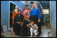 Image of sheet 19933005 photo 35: a Gruppenbild Group picture
Al Akra Familie family
Jabalia-Camp wurde 1951 gebaut. 63000 Einwohner 
Gazastreifen, Khan Younis Palästina 04.92 Gaza strip Palestine 1992 √

© 1992, by OLIVIA HEUSSLER / www.clic.li