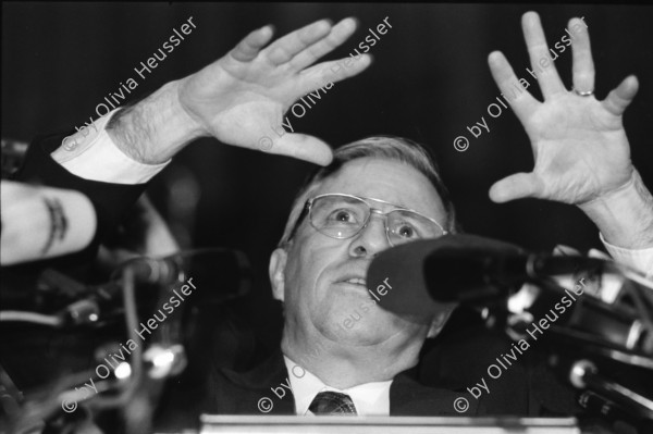 Image of sheet 19940050 photo 11: SVP Nationalrat und Parteipräsident Christoph Blocher für 'dauernde Neutralität' Albisgüetli Tagung, Zürich, 28.1.94 1994