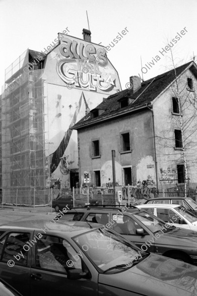 Image of sheet 19940110 photo 21: Wohnen housing banner protest occupied settlement Schweiz Switzerland Europe √
Graffiti