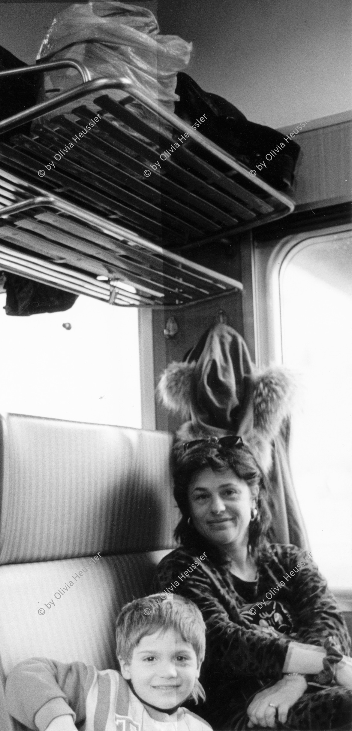 Image of sheet 19940160 photo 14: Janine und Thomas Malach Dreiding auf der Zugfahrt nach Zürich. Switzerland schweiz Europe 1994

ONE TIME NON EXCLUSIVE EDITORIAL RIGHTS ONLY- NO ARCHIVING-NO THIRD PARTY DISTRIBUTION

© 1994, by OLIVIA HEUSSLER / www.clic.li