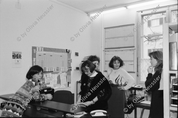 Image of sheet 19940160 photo 21: Gruppenbild FIZ Frauen Informations Zentrum Nr. 26 v.l.n.r. Karin Monteiro, Maritza le Breton, Maud Lebert, Regula Turtschi, Jaqueline Leite. Zürich 1994