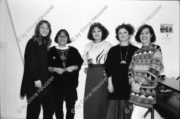 Image of sheet 19940160 photo 37: Gruppenbild FIZ Frauen Informations Zentrum Nr. 26 v.l.n.r. Karin Monteiro, Maritza le Breton, Maud Lebert, Regula Turtschi, Jaqueline Leite. Zürich 1994