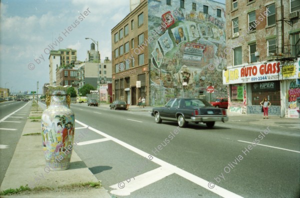 Image of sheet 19940261 photo 5: Fidel Castro Mural New York Hochhäuser Innenstadt WallstreetKinder baden im Schwimmbad in Brooklyn