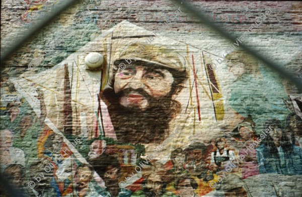 Image of sheet 19940261 photo 9: Fidel Castro Mural New York Hochhäuser Innenstadt WallstreetKinder baden im Schwimmbad in Brooklyn