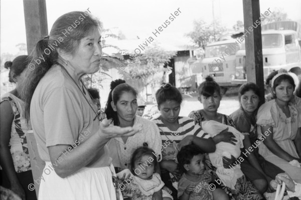 Image of sheet 19940500 photo 5: Untersuchung von Papanicolau Krebsabstrich. Gynäkologische Untersuchung 1994 Nicaragua
Mulukuku Dorothy Genossenschaft Gesundheit Mutter Schwester Kranken Workshop deza Ortiz clinic Nicaragua