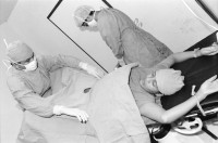 Image of sheet 19940620 photo 26: Tubal sterilization, the 29-year-old woman
has already given birth 11 times. Estelí, 1994