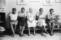 Image of sheet 19940730 photo 32: Neue Wasserversorgung in Esteli. Las Chirisas. Besuch bei Dona Maria der Hebamme mit Vicky Viktoria Victoria Salinas Valdivia und Meiling. Kleines Kind und Schoppen. Schwangere und Hebammen in der Casa del Parto Natural. Schwangere. Esteli Nicaragua 1994