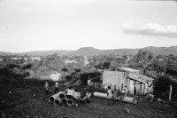 Image of sheet 19940730 photo 5: Neue Wasserversorgung in Esteli. Las Chirisas. Besuch bei Dona Maria der Hebamme mit Vicky Viktoria Victoria Salinas Valdivia und Meiling. Kleines Kind und Schoppen. Schwangere und Hebammen in der Casa del Parto Natural. Schwangere. Esteli Nicaragua 1994