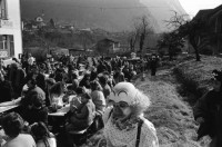 Image of sheet 19950020 photo 35: frtsg. 950010 Carnevale in Gordevio vor dem Unione. mit Carla Zanoli. und Hansruedi.