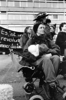 Image of sheet 19950060 photo 36: Mutter stillt ihr Kind am internationalen Frauentag. Helvetiaplatz  8.März 1995  Zürich.  women child mother baby Kreis vier 4 Schweiz switzerland swiss  8th march womens day protest baby waggon protest breast feeding

an der Frauendemo vom 8. März 1995 Helvetiaplatz Zürich. Aussersihl Protest Kreis vier 4
Portrait Schweiz Switzerland Europe
women liberation
© 1995, Olivia Heussler √