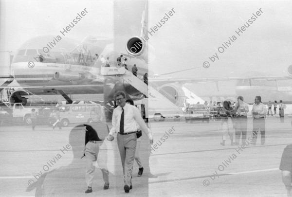 Image of sheet 19950070 photo 1: Flughafen Curacao Doppelbelichtungen Flugzeug der KLM und Leute etc,