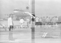 Image of sheet 19950070 photo 4: Flughafen Curacao Doppelbelichtungen Flugzeug der KLM und Leute etc,