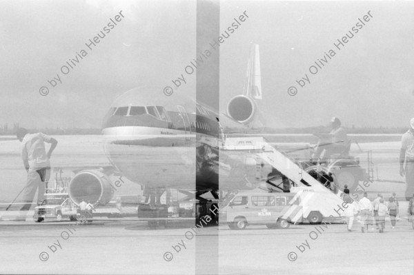 Image of sheet 19950070 photo 6: Flughafen Curacao Doppelbelichtungen Flugzeug der KLM und Leute etc,