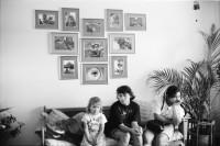 Image of sheet 19950100 photo 2: abgerodetes Land für Viehwirtschaft. Meine Photographien Fotos eingerahmt in der Stube hängend. Davor sitzt eine nicaraguanische Fremdarbeiterin auf Sofa. Auf Arbeitssuche. Denkmal in Innenstadt. bei Postbüro. San José. Ursula Hauser während Vortrag mit Johannes Raichmayr (re)
Johannes Malick Matthias Reichmayr (* 8. März 1947) lebt in Wien und arbeitet als Psychoanalytiker, Psychologe und Wissenschaftshistoriker. 
Universität San Pedro. Costa Rica 1995