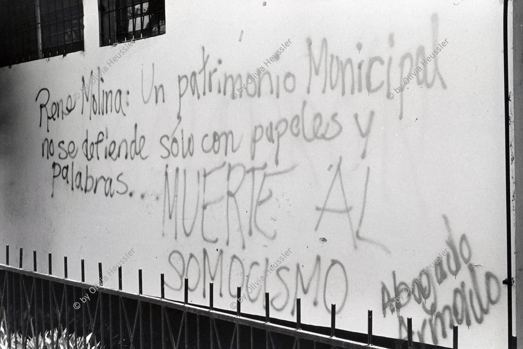 Image of sheet 19950170 photo 15: Un patrimonio Municipal no se defiende solo con papeles a palabras. Muerte al Somocismo. Graffiti Mural