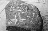 Image of sheet 19950190 photo 4: Petroglyphen prähistorische precolumbinische precolumbianische prehistorical
Petroglyphen sind in Stein gearbeitete Felsbilder aus prähistorischer Zeit. Anders als Felsmalereien werden Petroglyphen graviert, geschabt oder gepickt und damit in den Fels eingetieft. Petroglifos de la cuenca del rio esteli. Figura antropomorfa. Sinslani 2004 (s. 145 pagina.)
Victoria Salinas. Meiling und Yaosca Polin Sergio Valdivia Salinas mit Kamera. und Stirnband. 
Oscar Turcios, Tabakplantage Tabak Jugendliche arbeiten in der Tabakernte. 10 bis 15 Jahre alt. APT arbeiten 8 Stunden im Tag. 13,5 Corobas im Tag. 1$ =7.35 $ oder 12 Tg. und 182 Cordobas. Samstag ganzer Tag. Jugendl. verdienen gleich viel wie Erwachsene. Kinder sammeln Blätter und legen sie auf den Wagenanhänger des Traktor. Esteli Nicaragua 1995
Kinder arbeiten in der Tabakplantage. Kinderarbeit Tabak Pestizide 
﻿﻿﻿﻿﻿﻿﻿children working at tobacco plantation child work pesticide