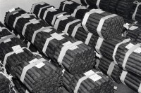 Image of sheet 19950200 photo 8: © 1995, Olivia Heussler / www.clic.li
Cigarren 'Joya de Nicaragua' werden auch in die Schweiz exportiert.Ein Arbeiter verdient 2 US-$ im Tag und dreht bis 500 Cigarren im Tag. Esteli Nicaragua 1995
Cigars 'Joya de Nicaragua' are exported in all the world. In a day a worker earns 2 US $ and produce 500 cigars. 28 cigars cost (with tax) 14 US$ 1995 √
tobacco cigars cigar production factory manual handmade hand