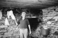 Image of sheet 19950222 photo 15: Auf der Alpe Nimi bei Onkel Zanoli Ziegen Ziegenbock Beim Käsen Carla Zanoli Ziegenkäse Tessin Ticino Valle Maggia 
8. Juli Albishaus 85. Geburtstag Amalie Pinkus Bigna Rambert und Bertold Rotschild Zürich