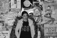 Image of sheet 19950390 photo 13: Portrait Michelle Handelman Autorin des Dokumentarfilms über die Lesben szene in San Franzisco Xenix Zürich 
Michelle Handelman (born in Chicago, Illinois) is an American video installation artist, filmmaker, photographer, performer, writer and professor.
Michelle Handelman ist Autorin des Dokumentarfilms 'Bloodsisters' und lebt in San Francisco. Zürich, 2. Nov. 1995