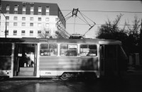 Image of sheet 19950410 photo 37: Ruth vor Hotel Koliba an der BushaltestelleUebersicht auf Hausberg Sicht auf Stadt. Strassenbahn