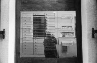 Image of sheet 19950420 photo 4: Altstadt Bratislava Vaclav Macek eröffnet Ausstellung der Russen in einer Kathedrale 21 Ann Arden Mc Donald 23 Lucia Benicka 29 Tihomir Penov Bulgarischer Magnum Photograph Joseph Koudelka hängt seine grosse Ausstellung Dom Kultur Slowakei