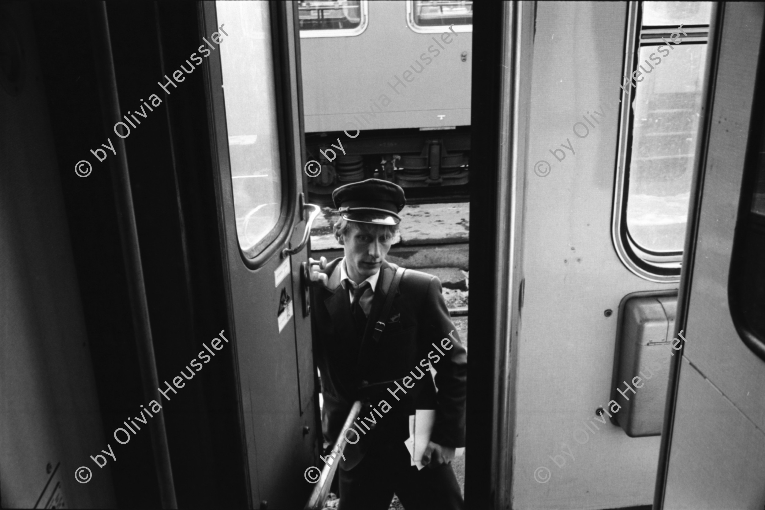 Image of sheet 19950440 photo 30: Zugführer
