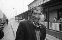 Image of sheet 19950470 photo 30: Smoke. Roma raucht. Slowakei.