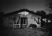 Image of sheet 19960110 photo 18: Kibbutz Maaborot Tochter von Dan Maas am Telefon zu Hause. zeigt uns Schutzraum. Anbau für Kinderzuwachs Kindergarten sitzplatz mit Schrottspielzeugen Im Speisesaal für die Kinder Esstisch Kids Spielzeugauto gestell. Kleinbus für Rentner Innen 21 mm Leica M6 Israel 1996

Pensioners abandon their self-developed mobile transport

Ma'abarot is a kibbutz in Israel. Founded in 1932, today it has a population of approximately 850 people, and is under the jurisdiction of Hefer Valley Regional Council.