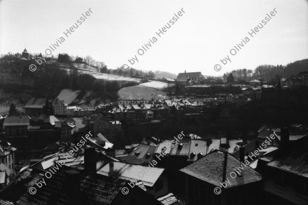 Image of sheet 19960181 photo 36: bis 4 Regenschauer aus Fahrzeug in Tel Aviv Im Restaurant in Freiburg Feier und Akt für 10 Jahre Tod von Yvan Leyvraz Maurice Demierre Berndt Koberstein und Yoel Fieux Mutter Nr. 20-23 Schweiz 1996