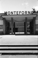 Image of sheet 19960272 photo 0: Imbus Theater oder so  mit Kurt Guggenheim u.a. während der Probe in Zürich Hardtturmstr.
Monteforno Eingang Ticino Tessin