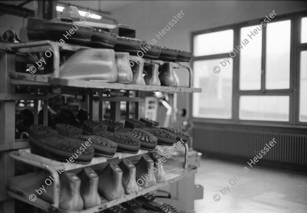 Image of sheet 19960350 photo 5: Worker in a shoe factory when polishing shoes