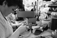 Image of sheet 19960360 photo 1: Ticino Tessin Schweiz. 20.05.96  1996 Shoes factory south Switzerland business manufactor √ women woman work working 

Schuhfabrik Bally Stabio Kanton Tessin Svizzera
Canton Ticino Switzerland 1996
woman work shoes shoefabric
AEHMO