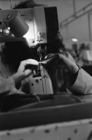 Image of sheet 19960360 photo 22: Frauen Handarbeit  bei Bally
Schuhfabrik Bally in Stabio, Ticino Tessin Schweiz. 20.05.96  1996 Shoes factory south Switzerland business manufactor √ women woman work working 
Out of: Schichtwechsel Jour ouvrable Per chi suona la sirena SMUV UNIA