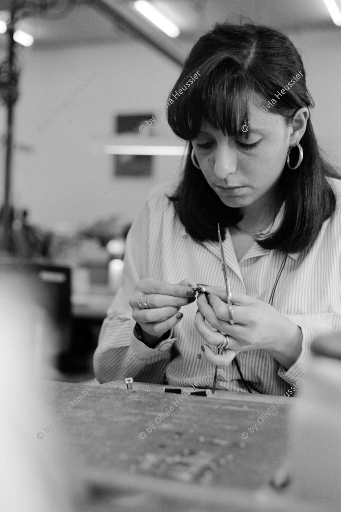 Image of sheet 19960360 photo 24: Frauen Handarbeit  bei Bally
Schuhfabrik Bally in Stabio, Ticino Tessin Schweiz. 20.05.96 Shoes factory south Switzerland business manufactor  women woman work working Schichtwechsel
Schuhfabrik Bally Stabio Kanton Tessin Svizzera
Canton Ticino Switzerland 1996
woman work shoes shoefabric © 1996, Olivia Heussler
AEHMO √