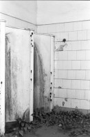 Image of sheet 19960380 photo 8: Velowerkstatt Transfer SAH  Felix Lutz Tel 091 864 29 29 Gabriele Cieslakiewicz
Abbruch und Entsorgung der Metallfabrik Monteforno Stahlwerk der Von Roll
Acciaierie e Laminatoi SA, Metallwerke Monteforno, war ein Stahlwerk mit Sitz in Bodio im Schweizer Kanton Tessin Svizzera Schweiz Switzerland Leventina
Out of: 
Schichtwechsel, Rotpunktverlag 
Jour ouvrable , Edition d'en bas
Per chi suona la sirena, Editione Casagrande
SMUV UNIA