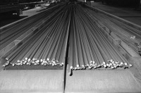 Image of sheet 19960410 photo 30: frtsg. Transfer SAH letzter Eisenrest  30-36 Eisenstahl für Beton

Abbruch und Entsorgung der Metallfabrik Monteforno Stahlwerk der Von Roll
Acciaierie e Laminatoi SA, Metallwerke Monteforno, war ein Stahlwerk mit Sitz in Bodio im Schweizer Kanton Tessin Svizzera Schweiz Switzerland Leventina

Out of:
Schichtwechsel, Rotpunktverlag
Jour ouvrable , Edition d'en bas
Per chi suona la sirena, Editione Casagrande
SMUV UNIA