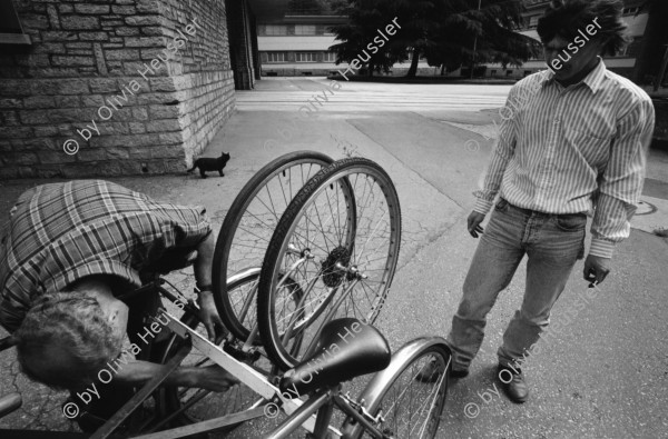 Image of sheet 19960420 photo 19: Fahrradwerstatt Tandem Sexshop in Tankstelle Im stillgelegten Stahlwerk Monteforno der Von Roll in Bodio, Schweiz. 05.96

Out of: 
Schichtwechsel, Rotpunktverlag 
Jour ouvrable , Edition d'en bas
Per chi suona la sirena, Editione Casagrande
SMUV UNIA