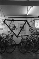 Image of sheet 19960420 photo 6: Fahrradwerstatt Tandem Sexshop in Tankstelle Im stillgelegten Stahlwerk Monteforno der Von Roll in Bodio, Schweiz. 05.96

Out of: 
Schichtwechsel, Rotpunktverlag 
Jour ouvrable , Edition d'en bas
Per chi suona la sirena, Editione Casagrande
SMUV UNIA