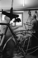 Image of sheet 19960420 photo 9: Fahrradwerstatt Tandem Sexshop in Tankstelle Im stillgelegten Stahlwerk Monteforno der Von Roll in Bodio, Schweiz. 05.96

Out of: 
Schichtwechsel, Rotpunktverlag 
Jour ouvrable , Edition d'en bas
Per chi suona la sirena, Editione Casagrande
SMUV UNIA