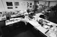 Image of sheet 19960460 photo 3: frtsg. ABB Baden Büro Turbo System AG  Frau Biondi - 15.
ab 16 Der Bund Druckerei Arbeiter Drucker Buchdruck Bümpliz Morgenstr. 31.Mai 
23.00 -2.30 Uhr Bern Schweiz 1996

'Neue Farbe für die Druckmaschine. 'Der Bund' Druckereizentrum Bümpliz, Bern. 05.96 1996
Out of: 
Schichtwechsel, Rotpunktverlag 
Jour ouvrable , Edition d'en bas
Per chi suona la sirena, Editione Casagrande
SMUV UNIA