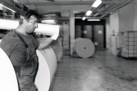 Image of sheet 19960461 photo 13: © 1996, Olivia Heussler / www.clic.li
23:30 am Uhr. Druckereizentrum 'der Bund'. Bern Bümpliz 05.96 1996 √
paper newspaper printing media print work worker night shift