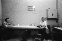 Image of sheet 19960490 photo 34: Spedition 'Der Bund' Druckereizentrum Bümpliz Nachtschicht Pause Nachtarbeit Frauen 23.00 bis 2.30 Uhr night shift
Out of:
Schichtwechsel, Rotpunktverlag
Jour ouvrable , Edition d'en bas
Per chi suona la sirena, Editione Casagrande
SMUV UNIA